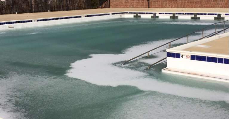 Medence téliesítése: Miért fontos és hogyan csináljuk?