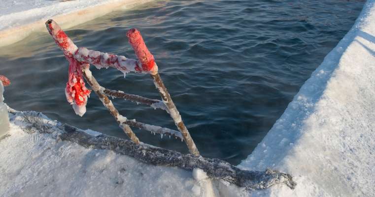 Medence téliesítés: Mikor és hogyan csináljuk?
