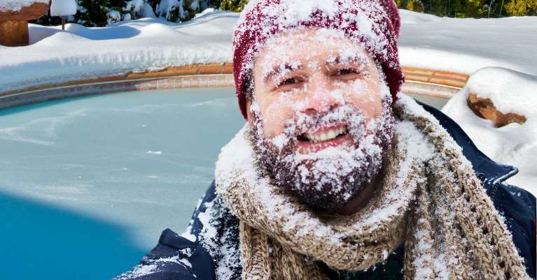 Medence téliesítés: Hogyan előzzük meg a szerkezeti károkat?