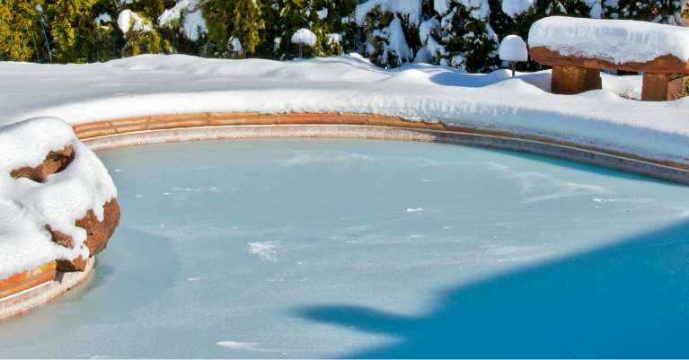 Medence téliesítési útmutató gépészet és tisztaság védelme Medence téliesítési útmutató: gépészet és tisztaság védelme