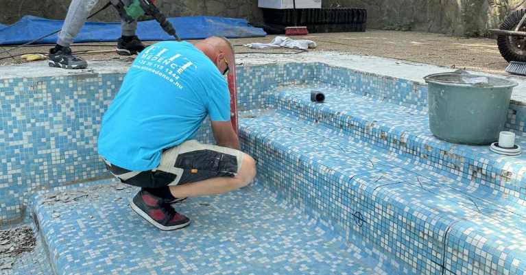 Medence építés 2025 – Tervezés, kivitelezés és tippek a tökéletes medencéhez